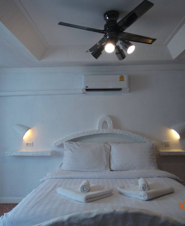 Double Room with queen bed and sofa bed —1 min to beach, 5 min to Bangla Road at Big Boys' Bed & Burger - Patong Beach.